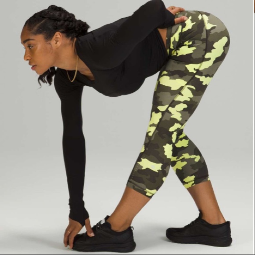 NWT SWIFT SPEED CROP. SIZE 0